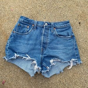 Levi women’s 501 size 25 denim shorts